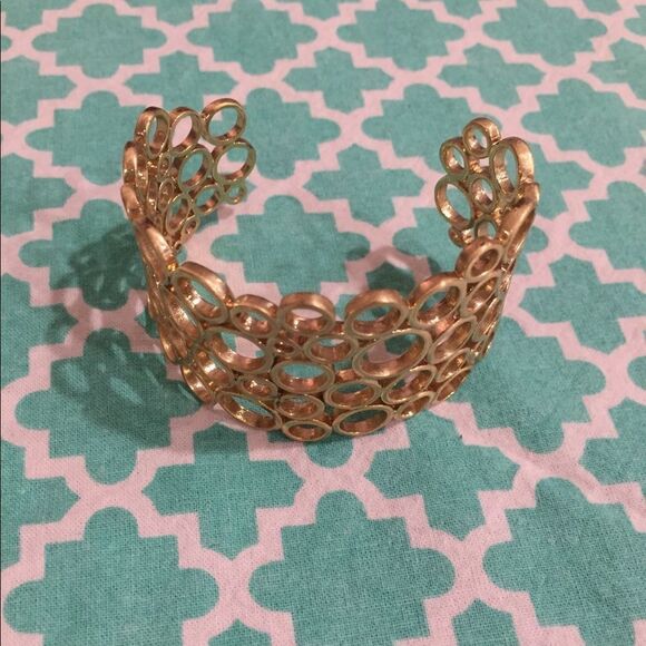 Gold Circle Cuff Bracelet - Picture 1 of 3